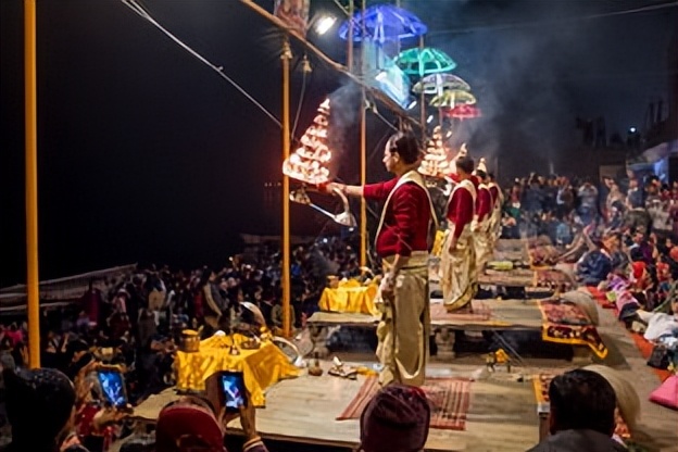 印度恒河夜祭旅游,恒河夜祭真实视频