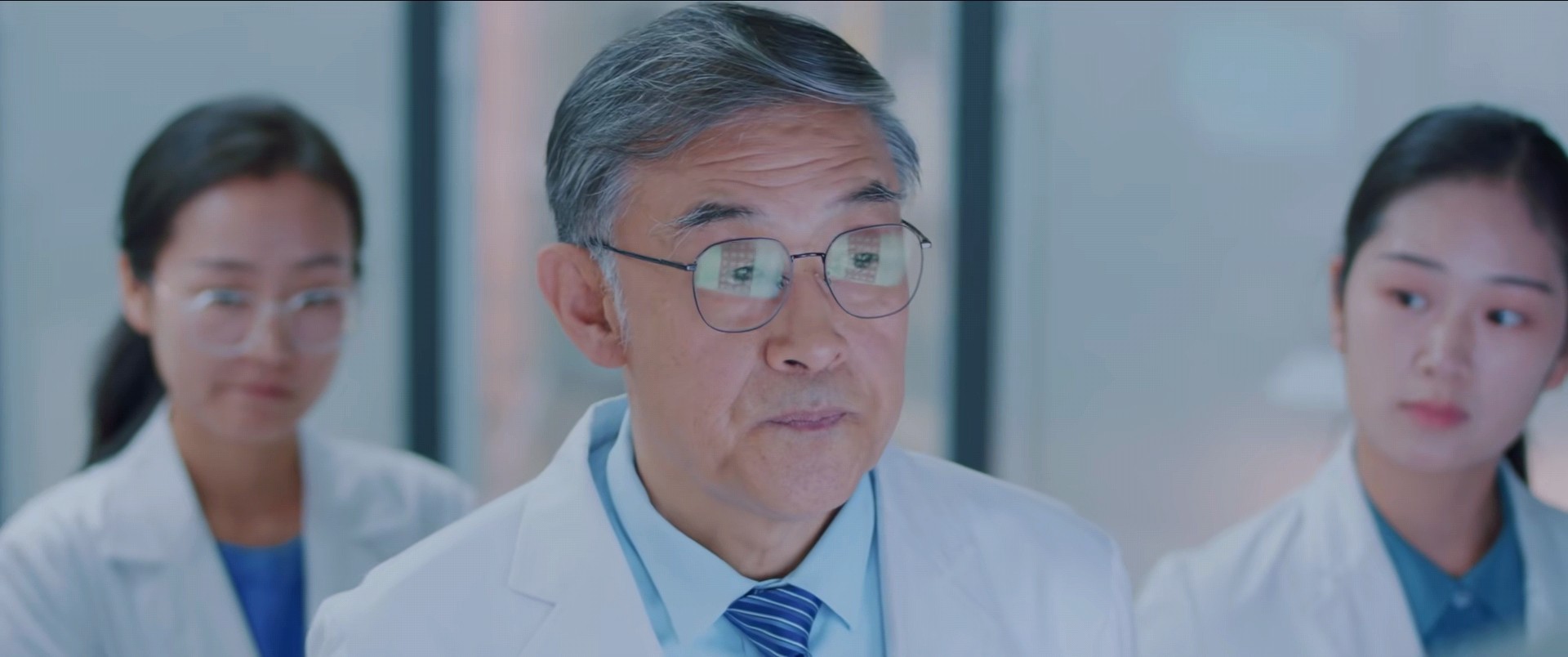 才播出三集就好评不断,追光者豆瓣