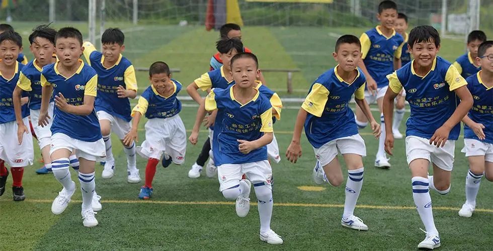 助力少年足球梦,助力山区儿童足球梦
