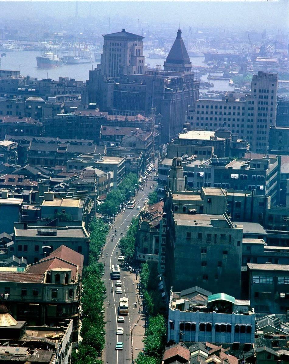 日军日记：*安妇慰**不服从管教，我很愤怒，用*刀刺**插入她的*体下**