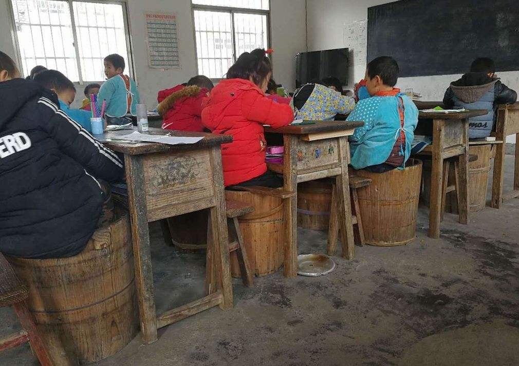 05年河南一博士与失足女交易，因临走一句话，被6名同伙当街打死