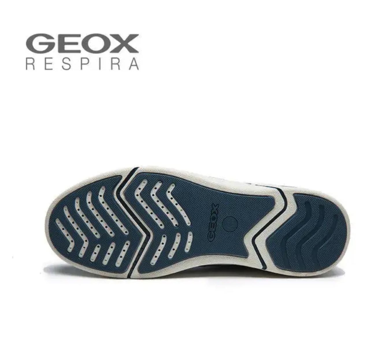 一款设计非常特别的高跟鞋,好看又有特点又有设计的高跟鞋