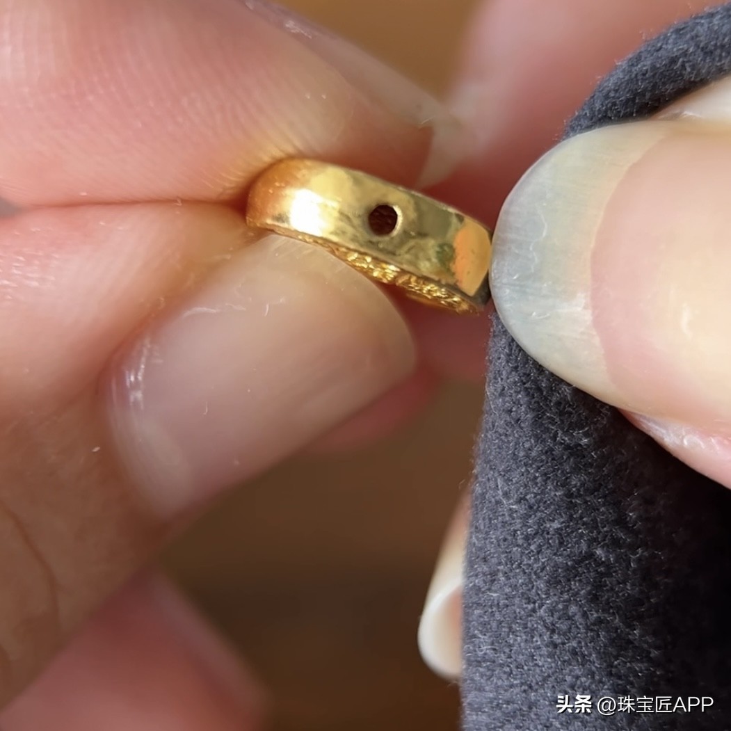 以前的黄金发黄现在的黄金发红,黄金变白变红变黑是怎么回事