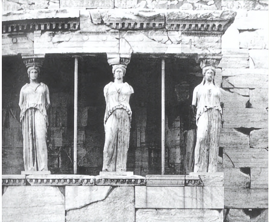 荷马时代的服饰,中世纪西方传统服饰在现代的影响