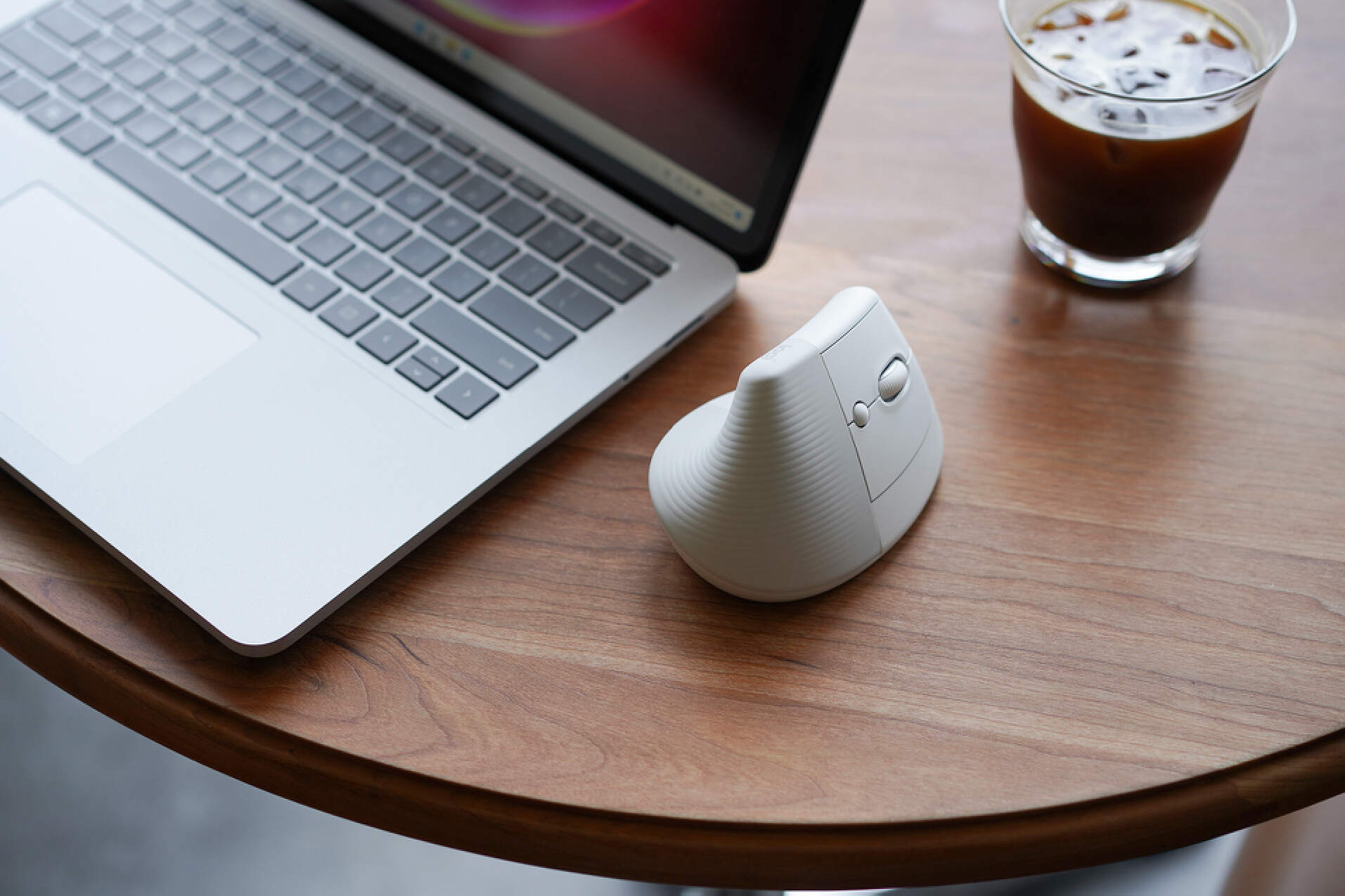 罗技m系列公认最好用鼠标,罗技liftvertical鼠标区别