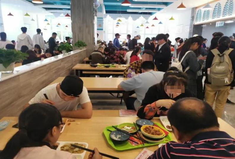 太欺负人了!食堂里有7两花椒“过期了”，罚款6.5万元!