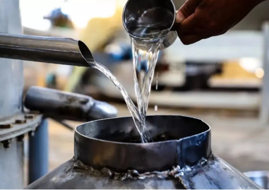 酿白酒设备陷阱,街头低价名酒骗局