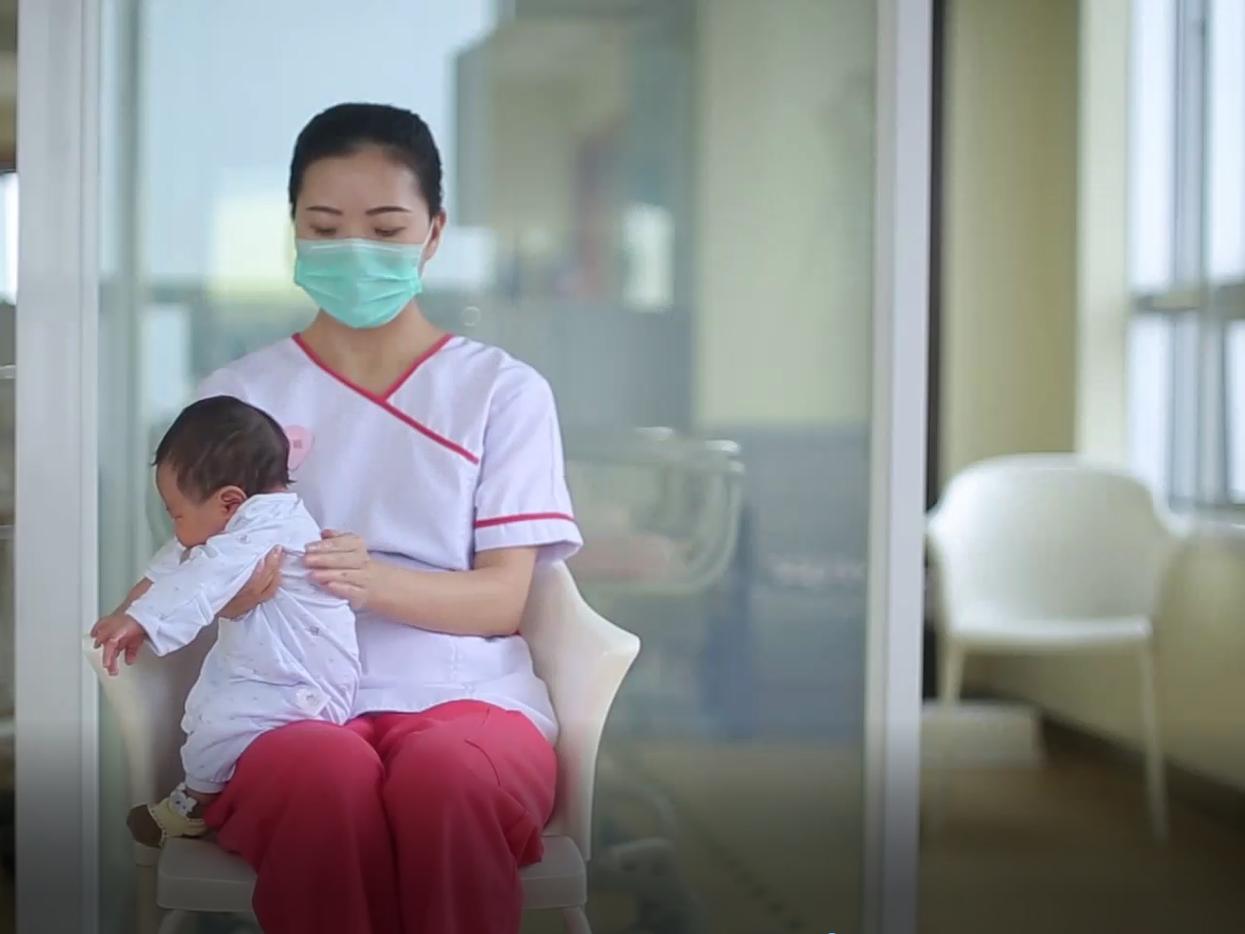 月子里如何预防宝宝吐奶,月子里的宝宝怎么预防吐奶