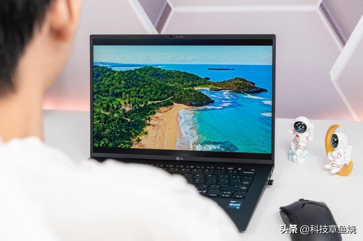 lggram16寸还是17寸好,LGGram笔记本评测