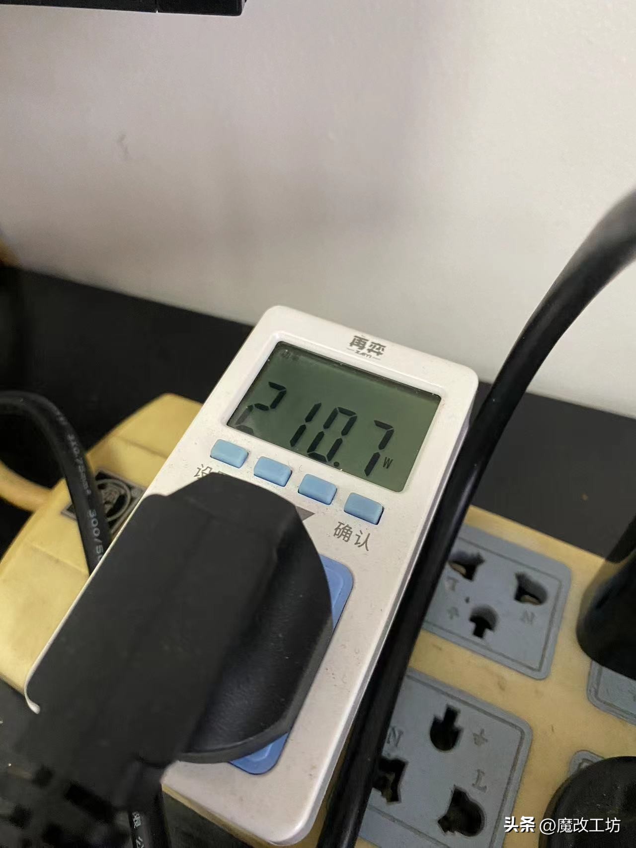 699元丐帮帮主760终结者主板本质跟七彩虹影驰无异！温度瞬间破百