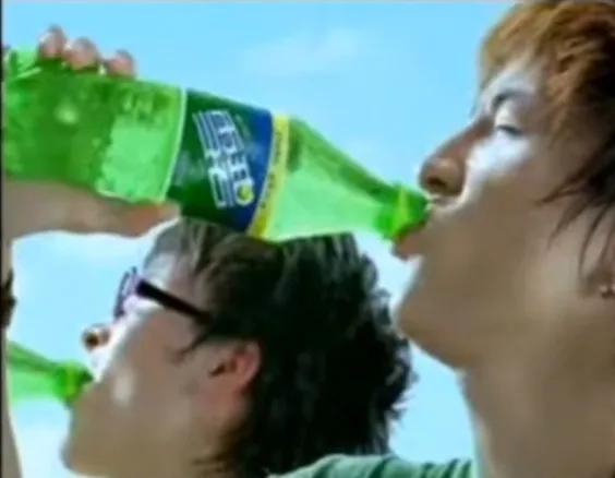 绿瓶雪碧在20年以后值不值钱,绿瓶雪碧绝版有收藏价值吗