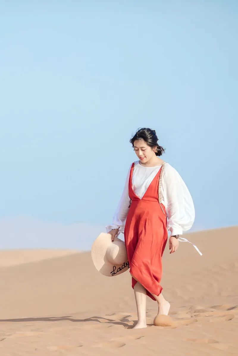 花了5.5w,只为在迪拜的沙漠里和羚羊相伴入睡