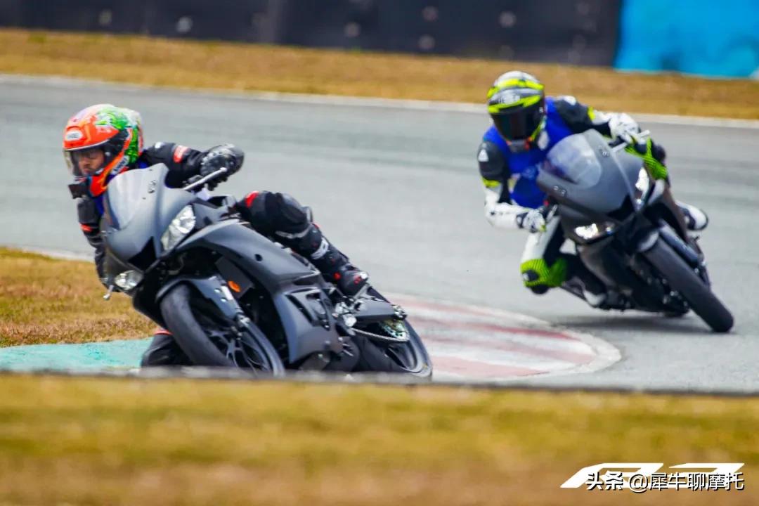 雅马哈r3过弯,雅马哈r3跑山路