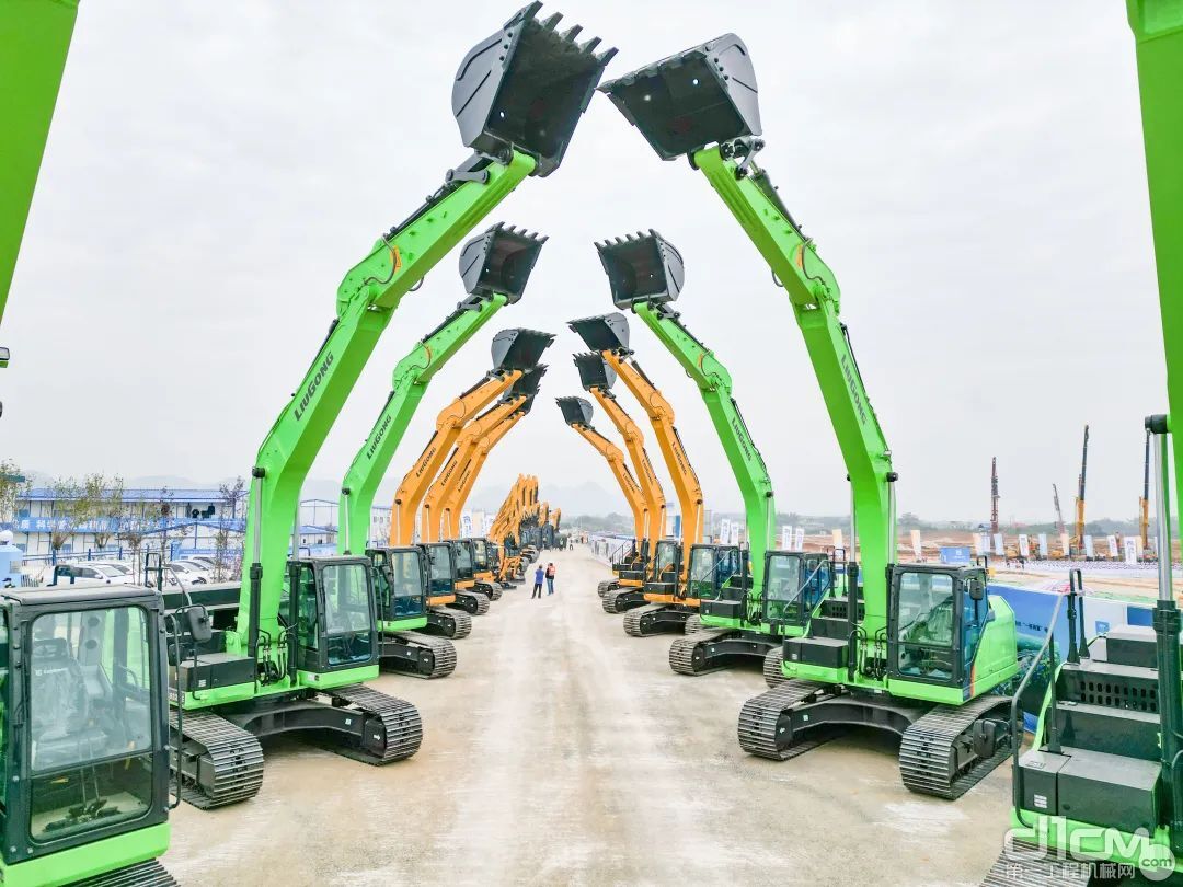 大国重器柳工挖掘机,柳工挖掘机发展史