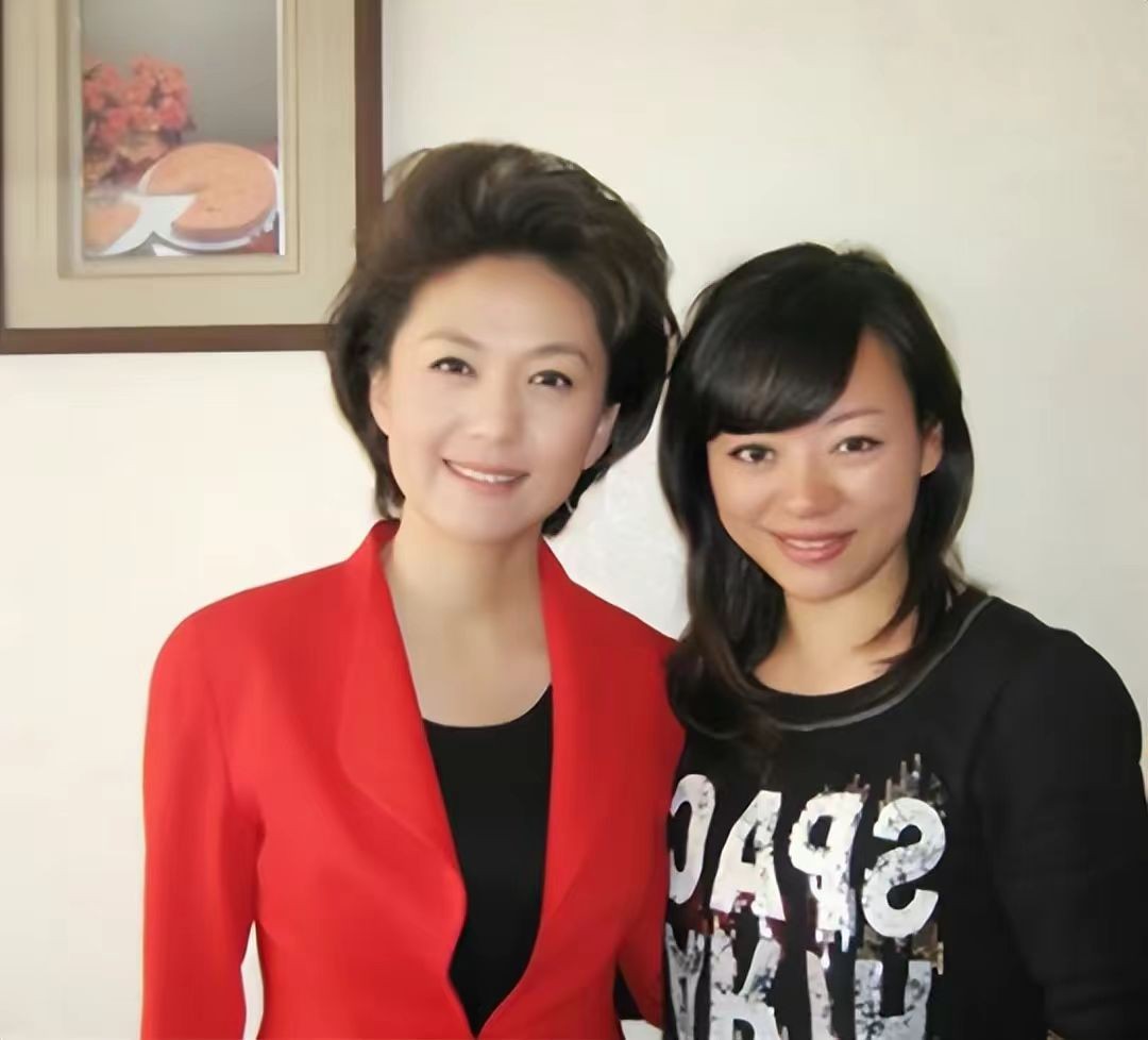 央视主持人海霞经历及婚姻家庭,央视主持人海霞个人简介