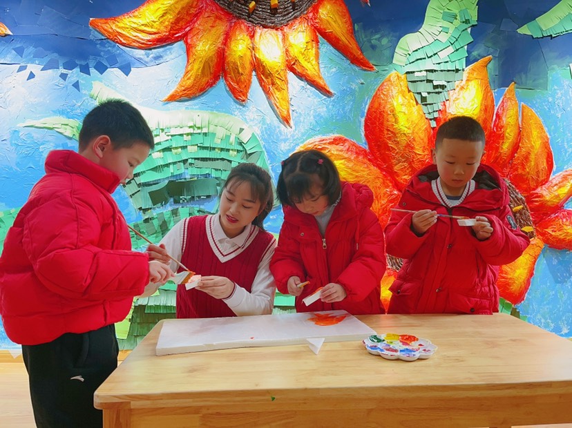 文明典范共建共享|幼儿园的这面向日葵网红墙太惊艳！