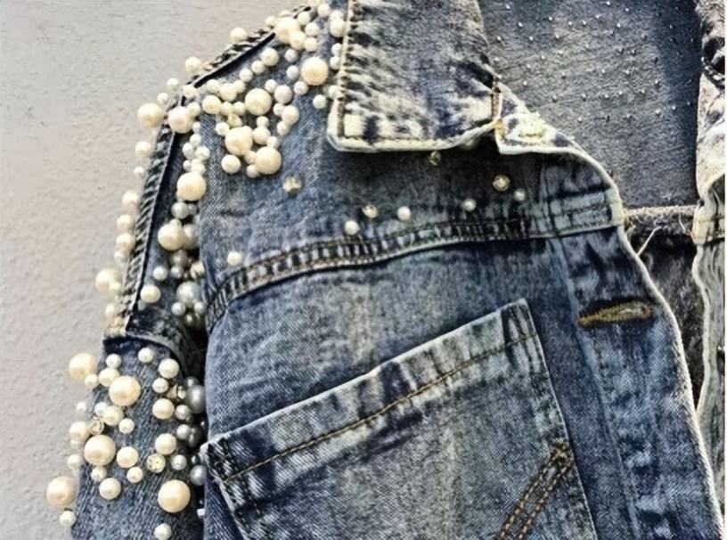 儿童摔倒伤脖子,幼儿跌倒被压