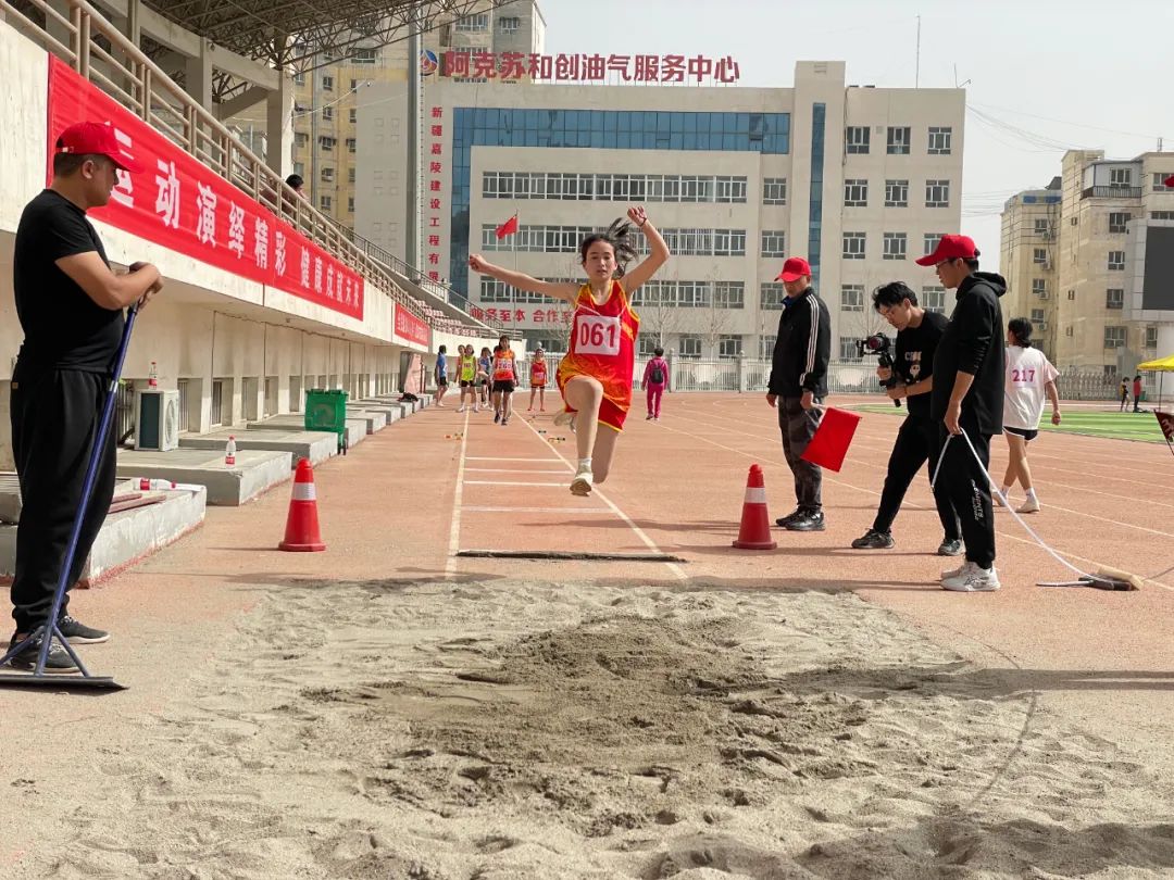 阿克苏青少年羽毛球比赛,阿克苏青少年科技创新大赛