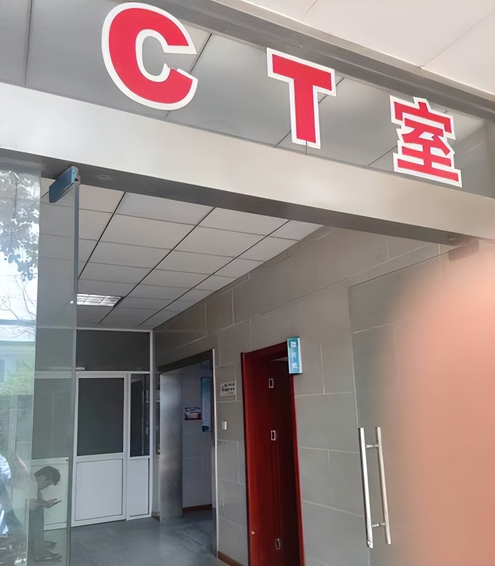 可怜的孩子输液,可怜的婴儿打针输液