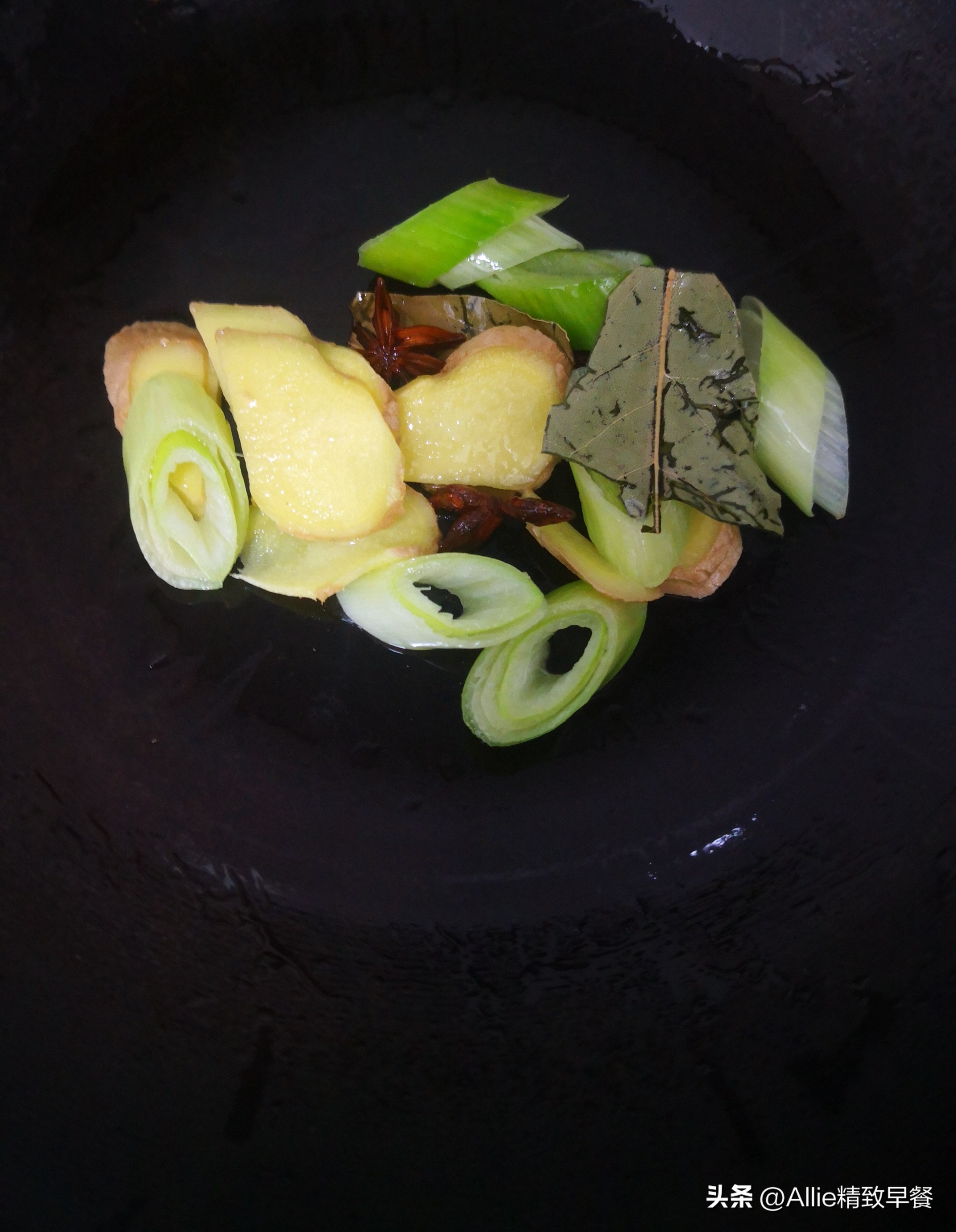 砂锅焖面老是粘锅怎么回事,豆角土豆西红柿焖面不会粘锅