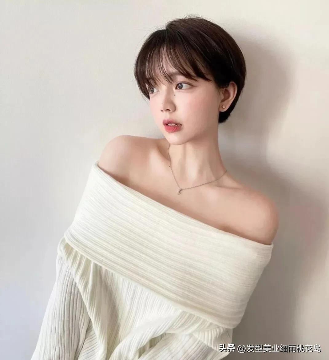 眉上刘海短发发型,短发八字刘海发型