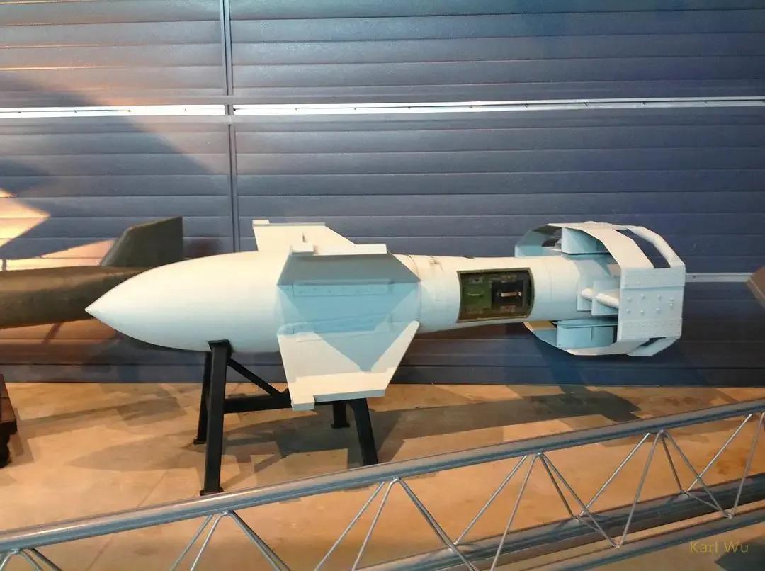 浅谈“罗马号”战列舰，制导*器武**的第一位受害者