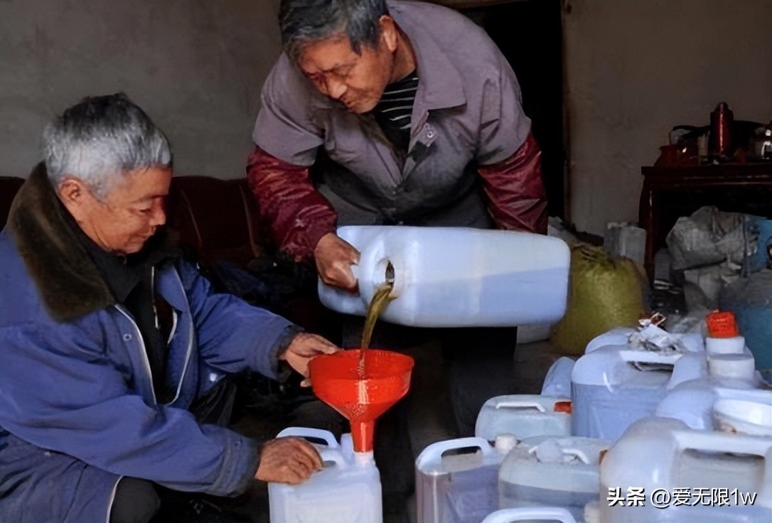 农村自己榨油用什么油最好,为啥农村自己榨的油不会过期