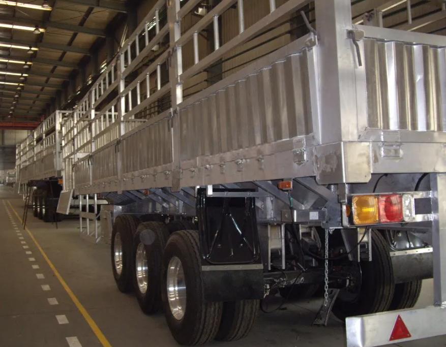 不锈钢做成的自卸半挂车？挂车界的“土豪”级车型