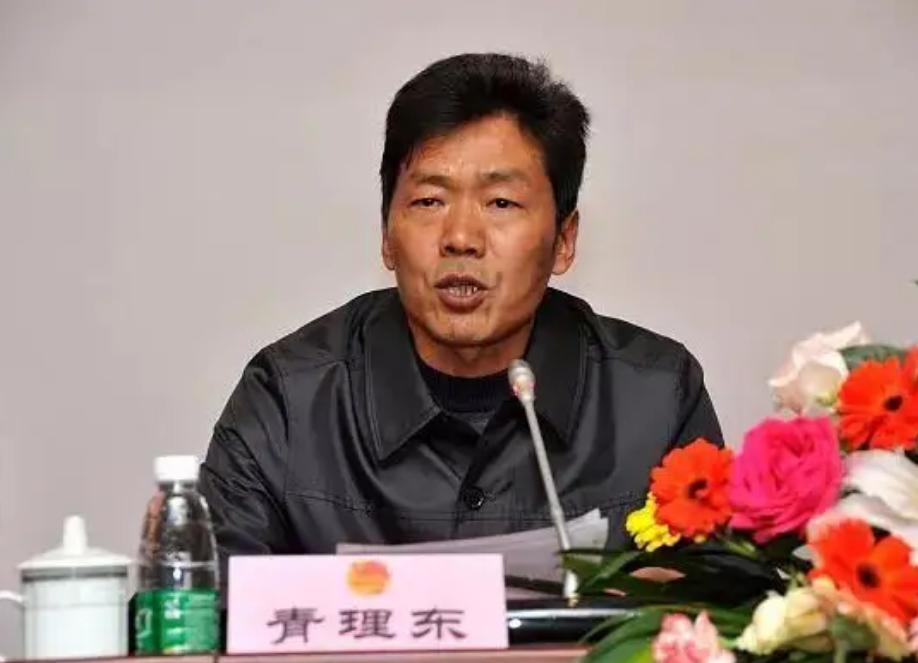 戏精贪官：为当清官让母亲去捡垃圾，还让下属假扮“黄羊”