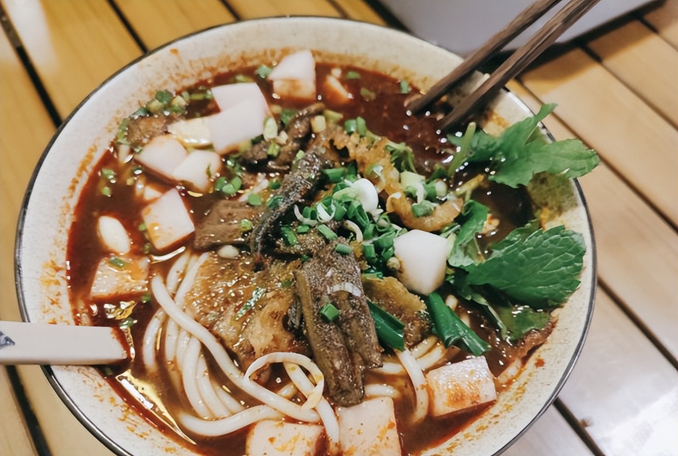 云南昆明美食推荐小锅米线,云南昆明美食排行榜前十名的小吃