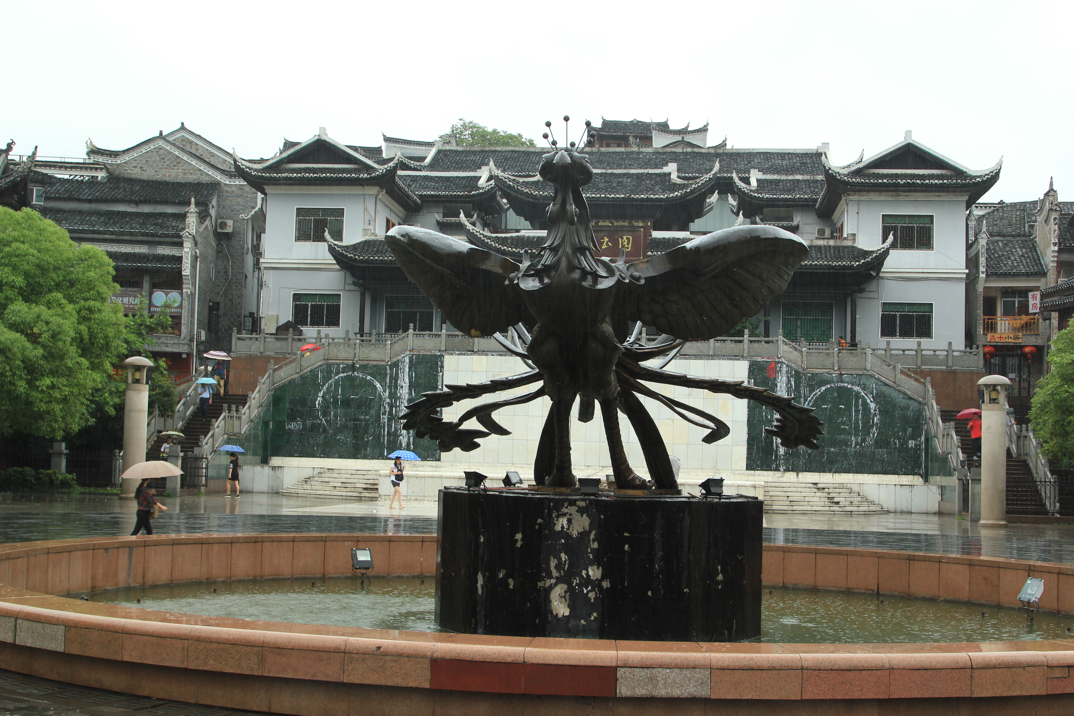 边城和凤凰古城哪个好玩,中国最美古城凤凰古城视频