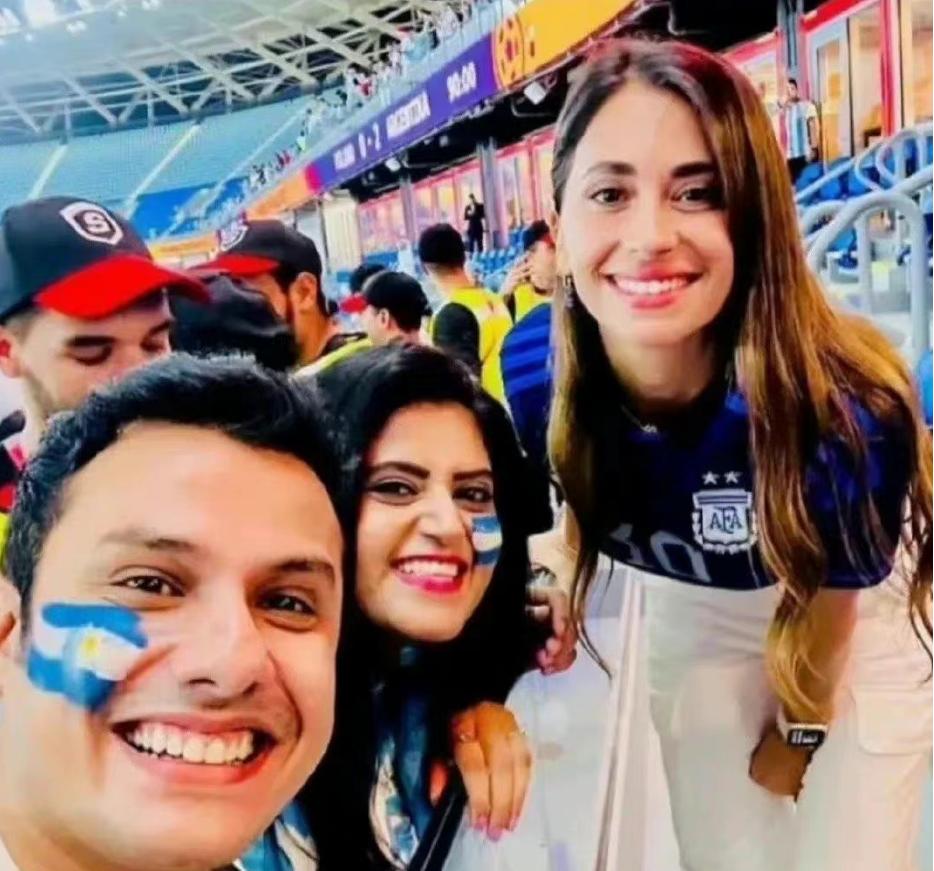 梅西晒全家福为自己庆生,梅西ins晒全家福