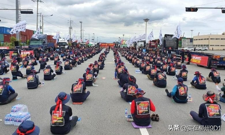 为何猛揍韩国和日本？打群架抓一两个猛揍！16国限制从中国入境