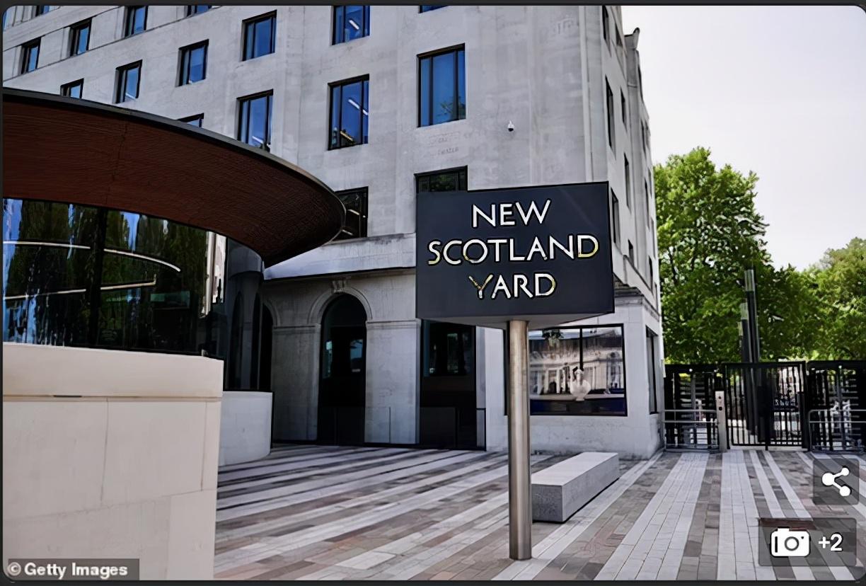 伦敦反恐警察*拍偷**51名模特的裸照视频，总时长达5天多