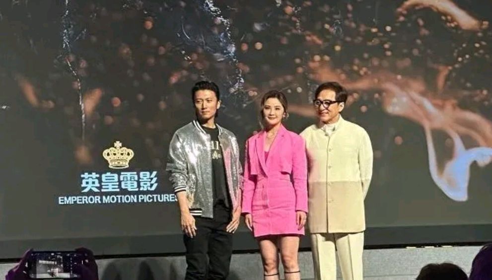 谢霆锋被记者问到和王菲牵手,谢霆锋王菲新动态