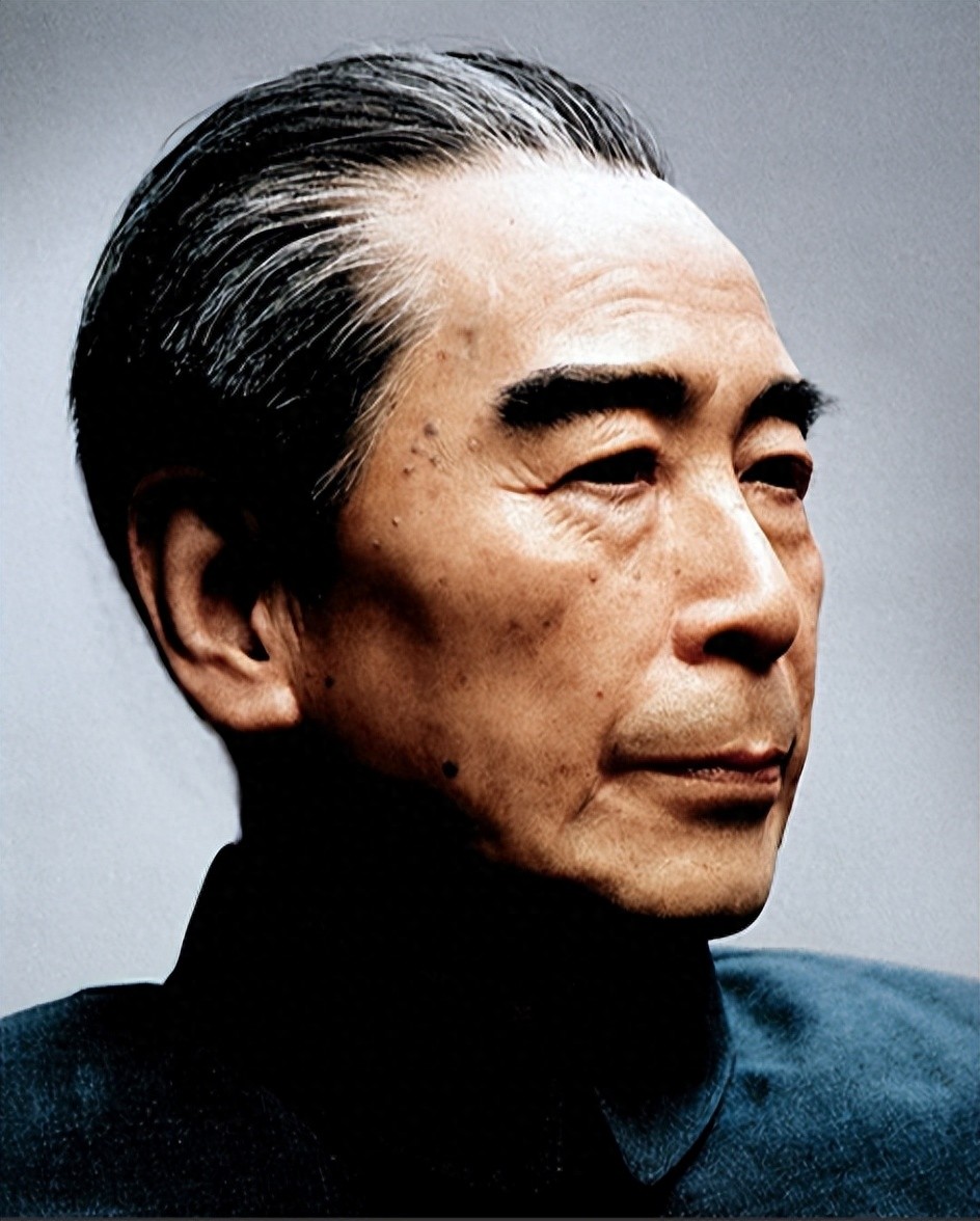 周总理逝世3小时后遗体被解剖，医生泪如雨下：总理该有多痛啊！