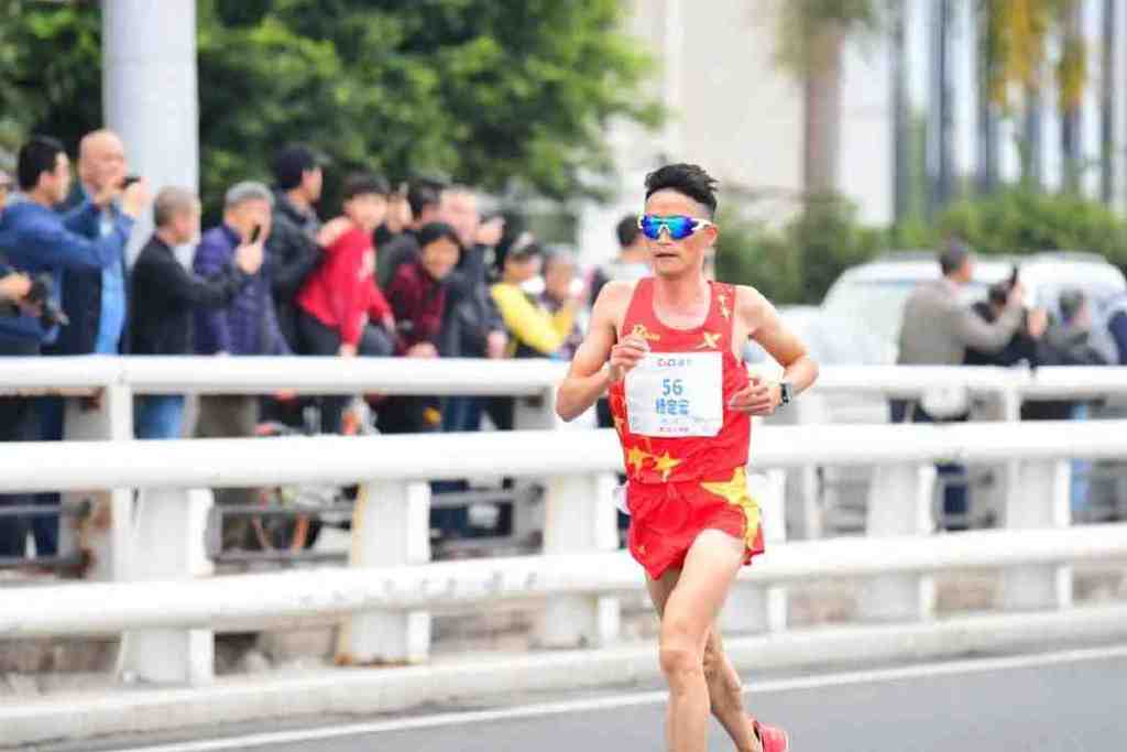 昔日千万富翁今日沦落街头,昔日百万富翁如今落魄