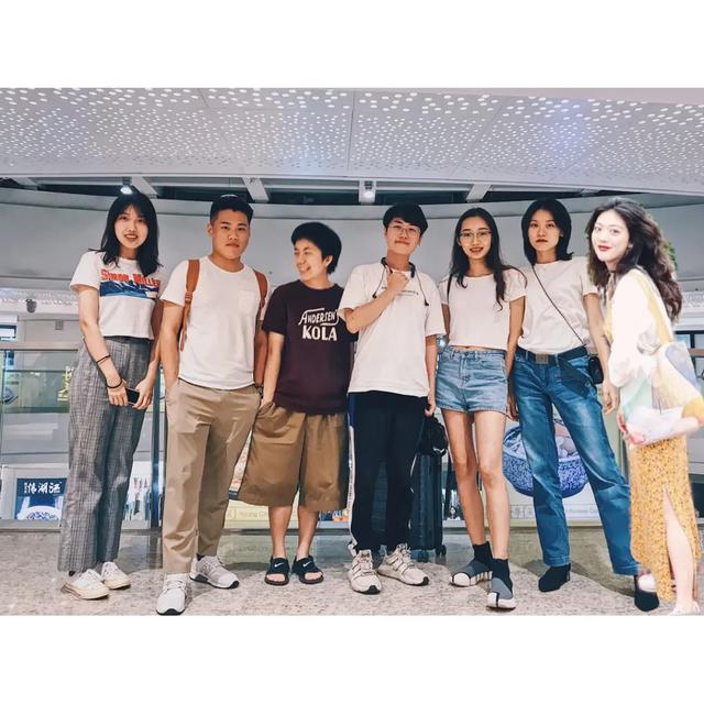 同学会穿什么衣服比较合适,同学会穿统一的服装