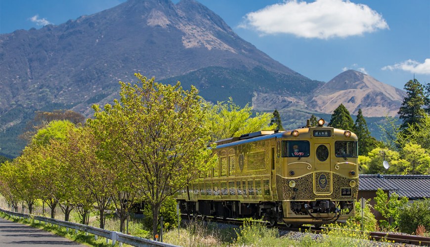 搭乘火车游日本,日本豪华观光列车