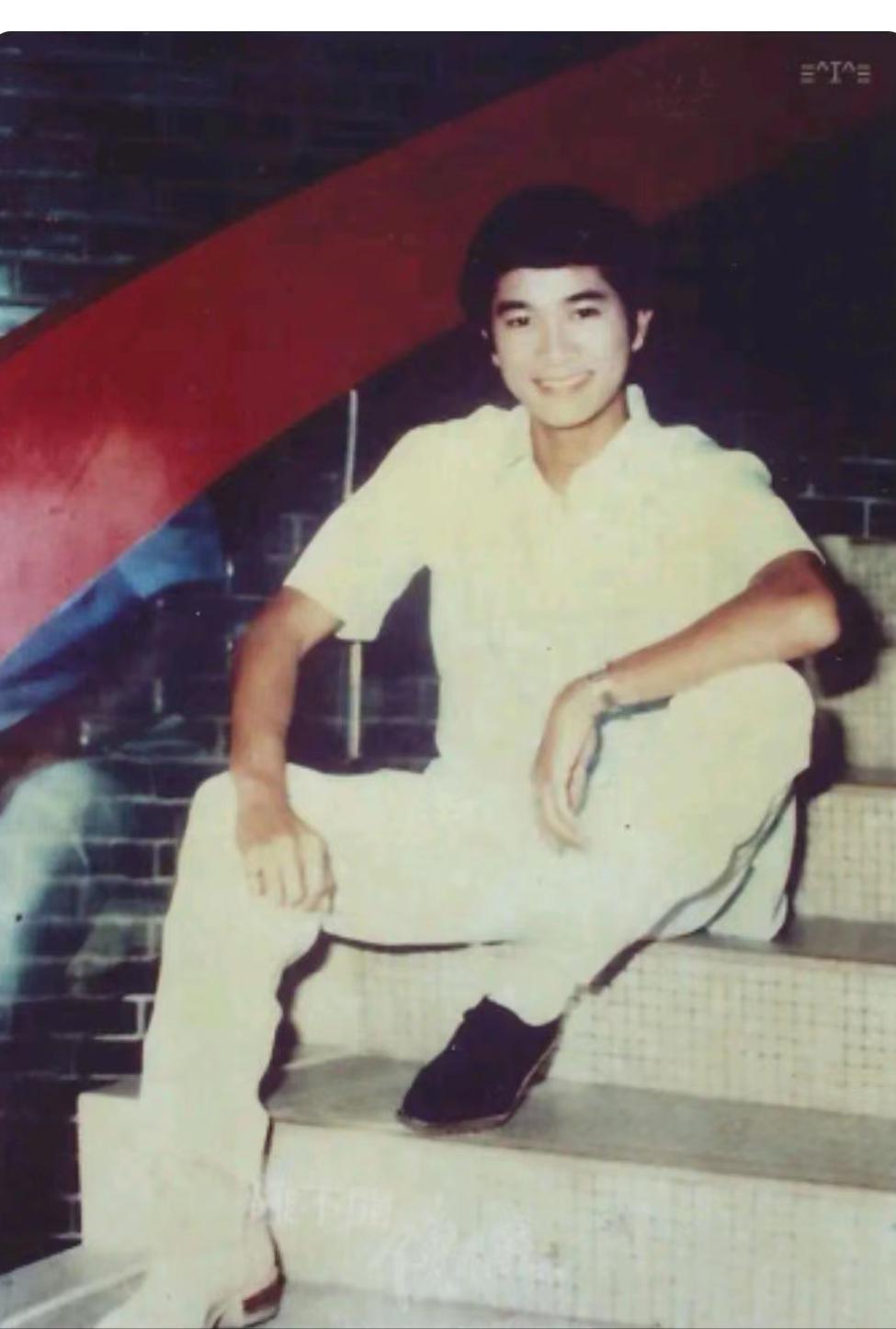 陈百强衣着品味帅到炸,陈百强时尚品味