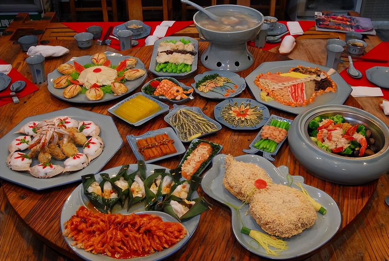 济南和青岛哪里旅游人多,青岛和济南旅游哪里人少