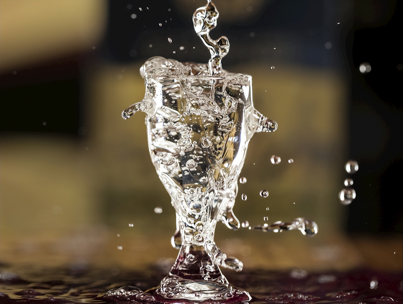 这4款白酒号称“烈酒之王”，味道浓烈，似火烧，一杯下肚就醉了