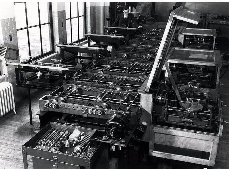 图灵和冯诺依曼谁才是计算机之父,冯诺依曼计算机的主要设计思想是