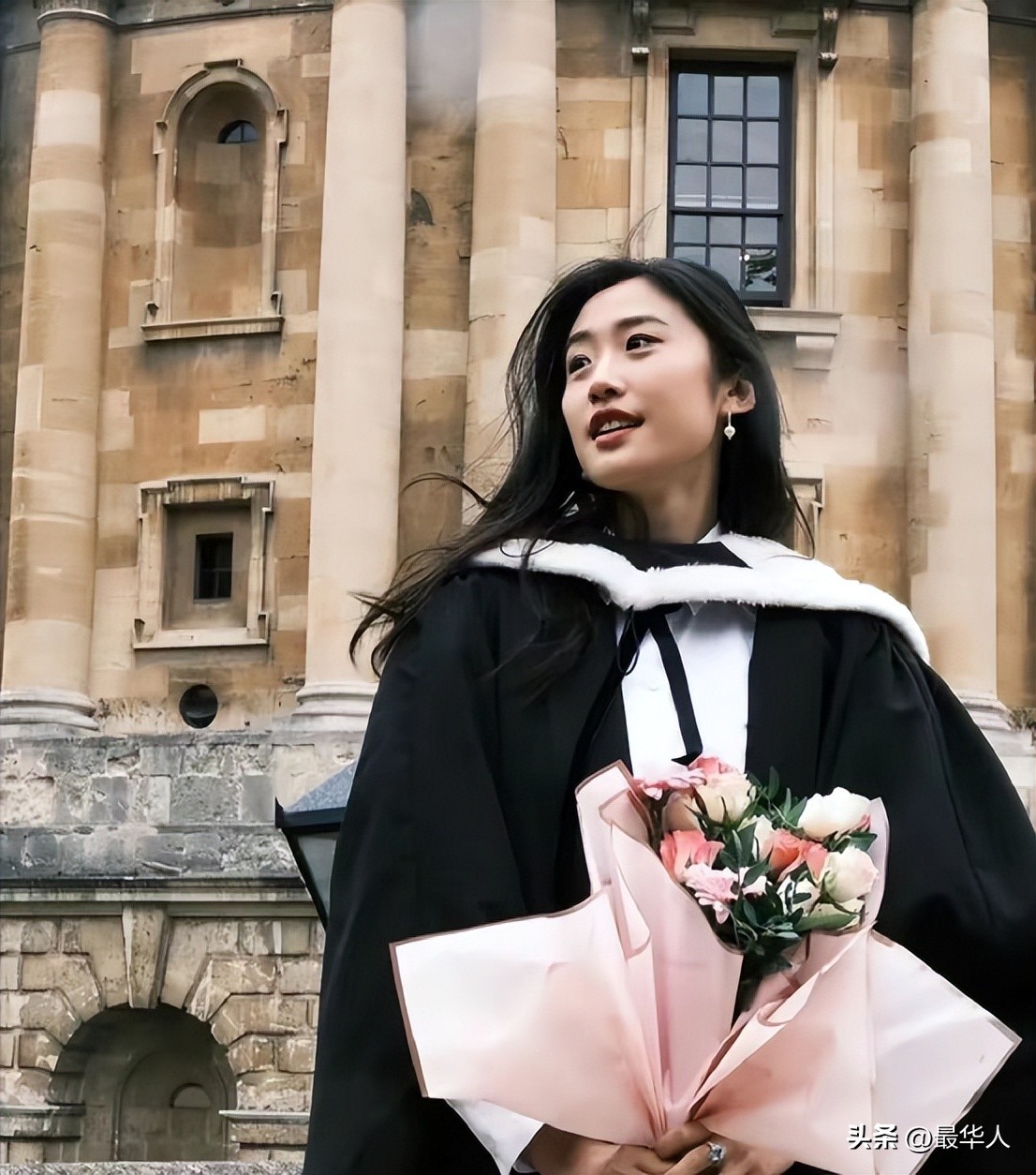 牛津大学首位华裔女生演讲,牛津大学三百年来唯一女辩手