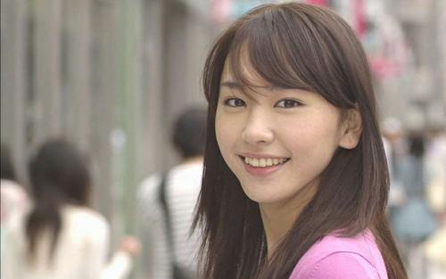 在日本遇见漂亮姑娘，若对你比“9”手势，劝你赶紧离开为好