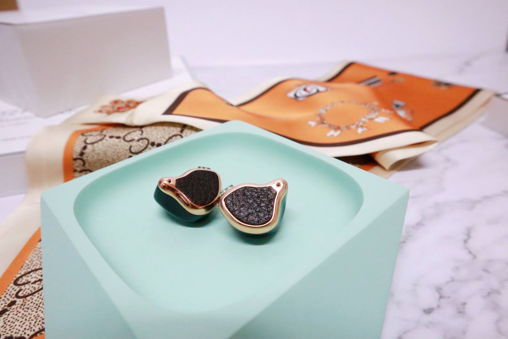 锦瑟香也耳机蓝牙可换线,锦瑟香也蓝牙耳机测评