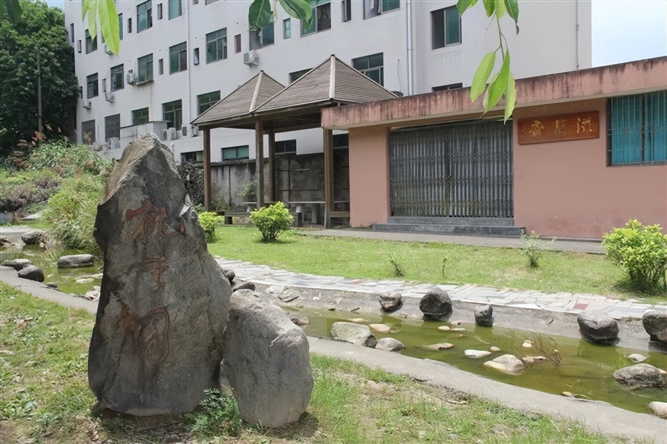 重返高中母校,宁德师范学院东侨校区新生报到