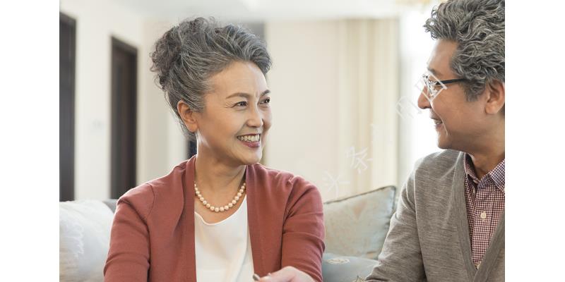 分家时大伯把烂滩地全给我爸，如今这里建高速，大伯肠子都悔青了