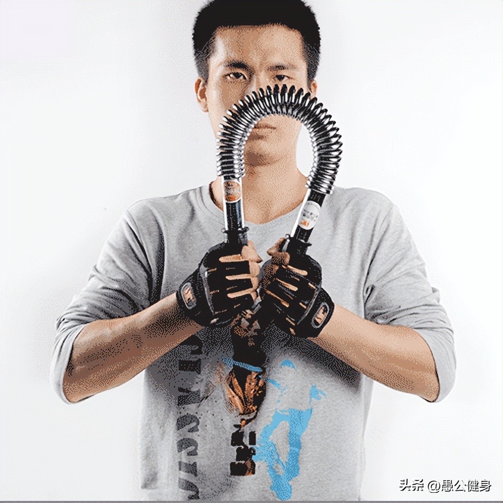 用臂力器练肱二头肌,用臂力器锻炼胸肌有效果吗