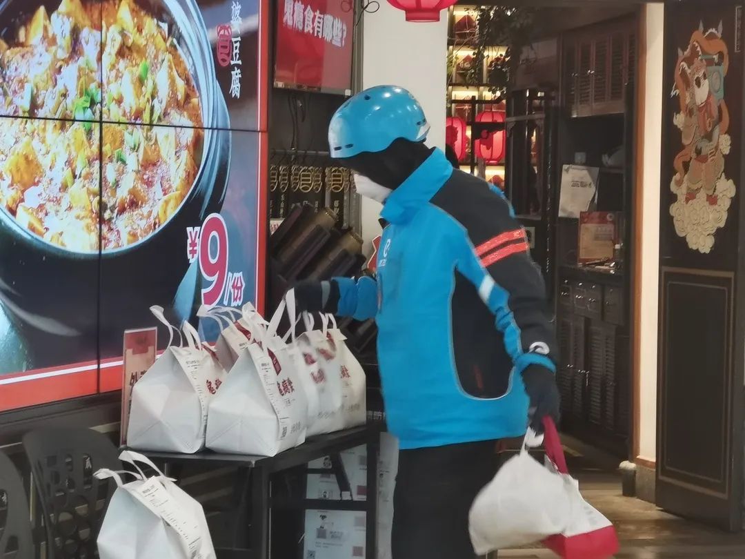 北京餐饮店恢复堂食了吗,烟火气回来了视频